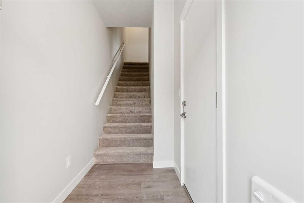 107 Shawnee Square SW, Calgary — photo 2 of 22
