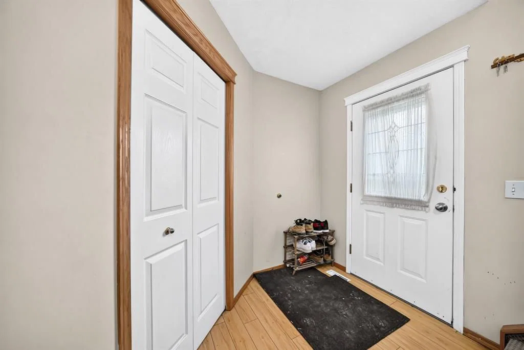 145 Martinvalley Crescent NE, Calgary — photo 4 of 41