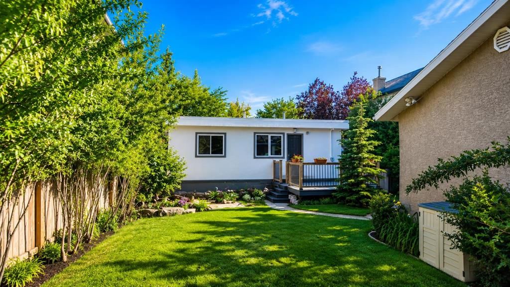 618 11 Avenue NE, Calgary — photo 5 of 28