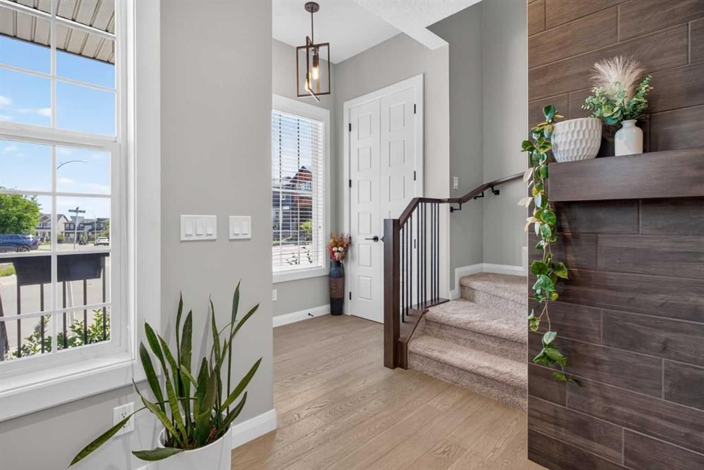 235 Evanscrest Way NW, Calgary — photo 3 of 35