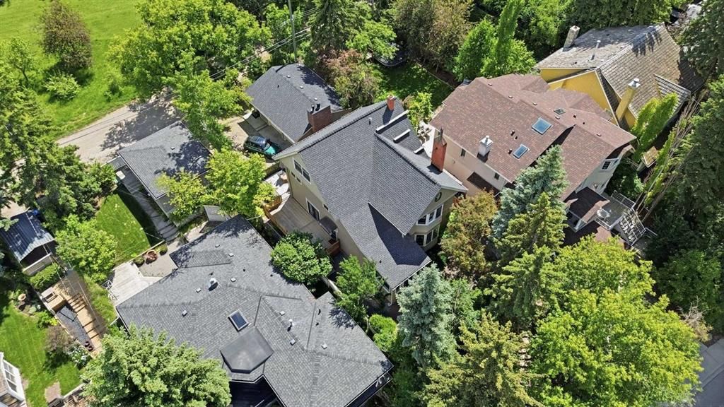 615 Crescent Boulevard SW, Calgary — main listing photo