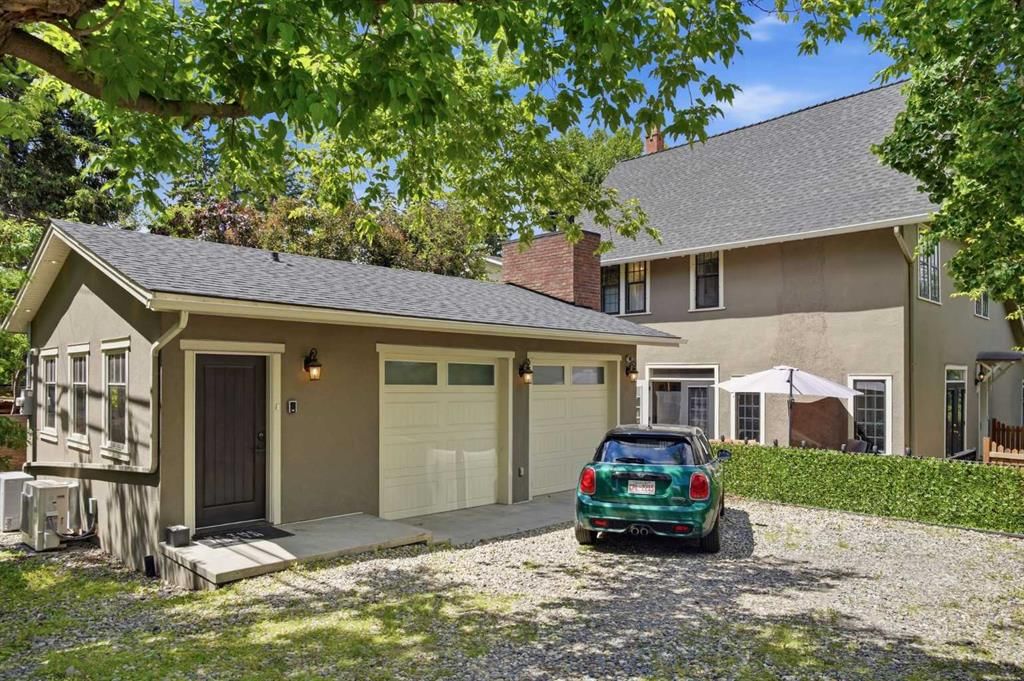 615 Crescent Boulevard SW, Calgary — photo 2 of 50