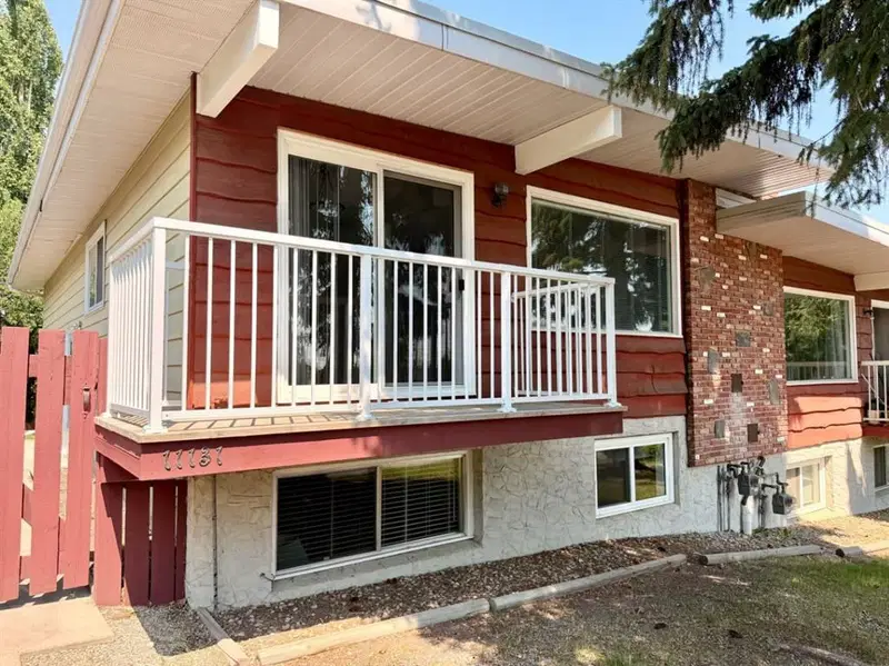 11129 - 11131 Sacramento Drive SW, Calgary — photo 2 of 44