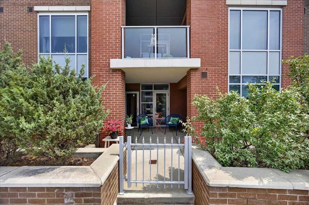 107, 16 Varsity Estates Circle NW, Calgary — photo 2 of 33
