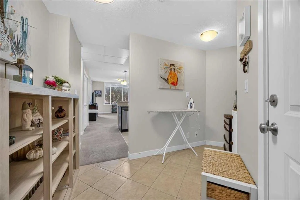 107, 16 Varsity Estates Circle NW, Calgary — photo 4 of 33
