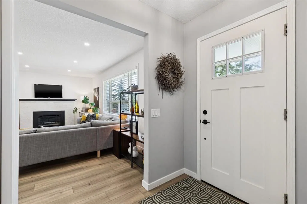 716 Cantree Road SW, Calgary — photo 3 of 48
