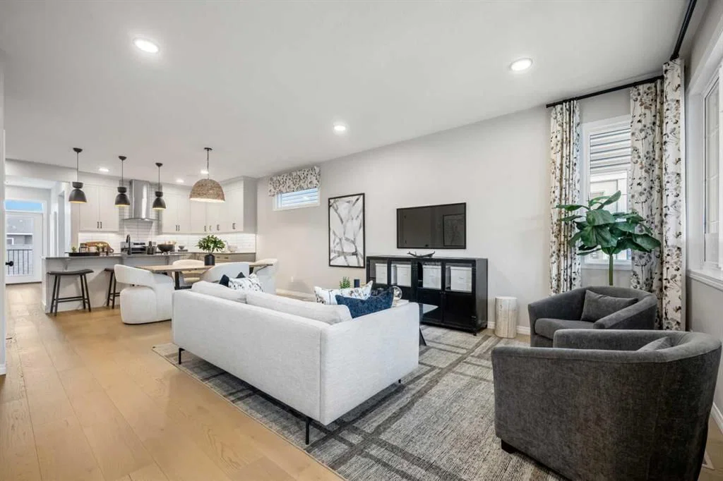 174 Mitchell Road NW, Calgary — photo 3 of 50