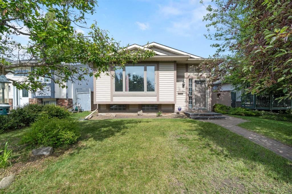 431 Shawbrooke Circle SW, Calgary — main listing photo
