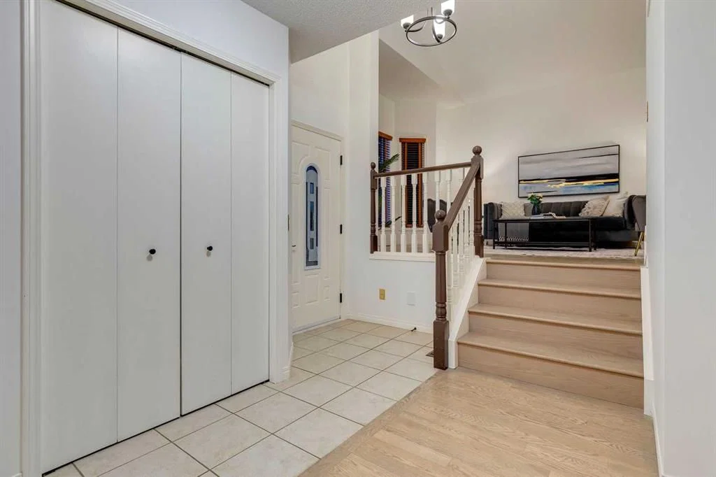 51 Straddock Crescent SW, Calgary — photo 3 of 45