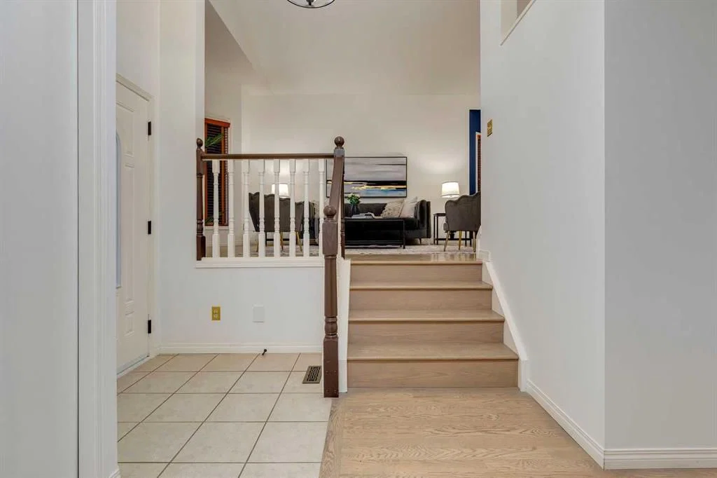 51 Straddock Crescent SW, Calgary — photo 4 of 45