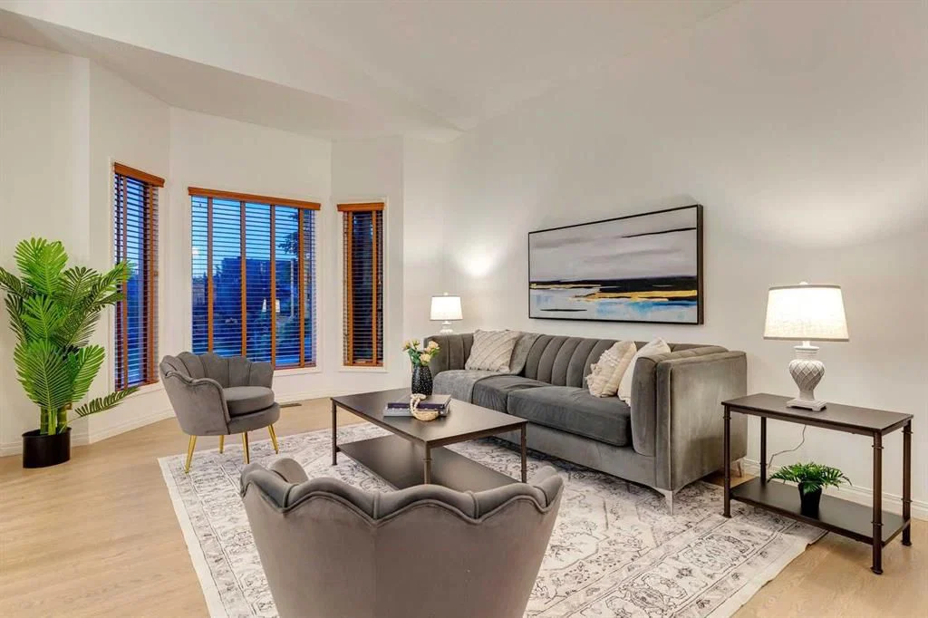 51 Straddock Crescent SW, Calgary — photo 5 of 45