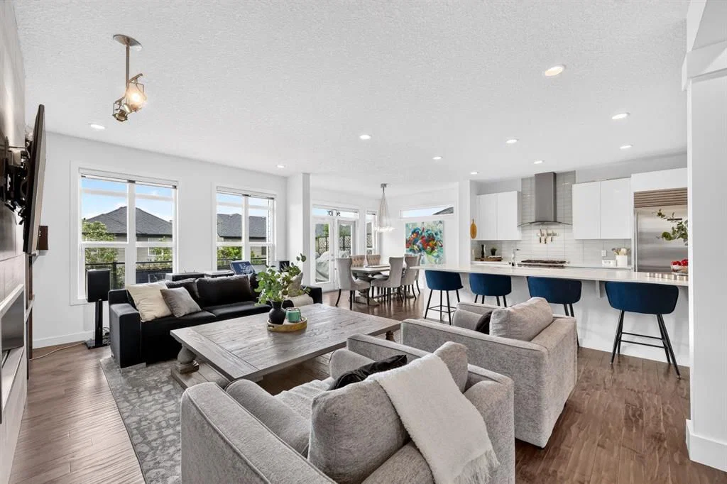 60 Tremblant Terrace SW, Calgary — main listing photo
