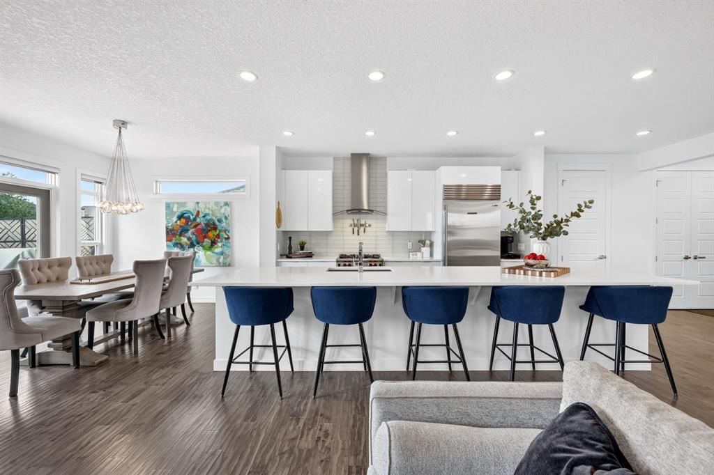 60 Tremblant Terrace SW, Calgary — photo 3 of 50