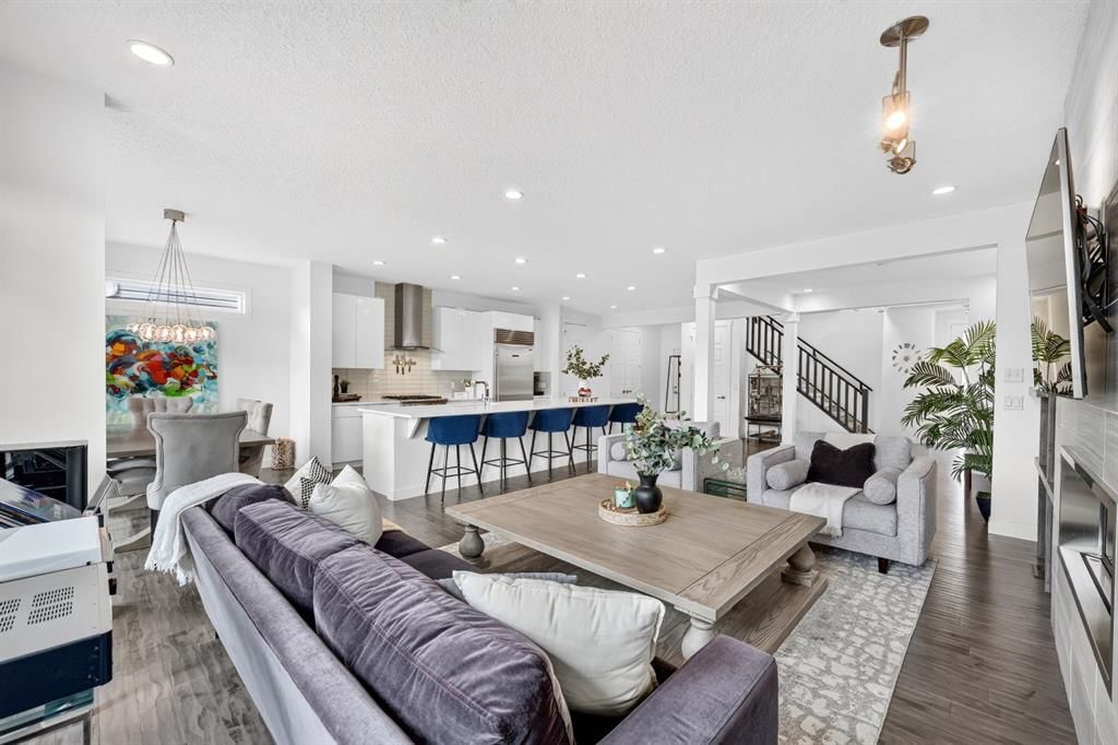 60 Tremblant Terrace SW, Calgary — photo 4 of 50