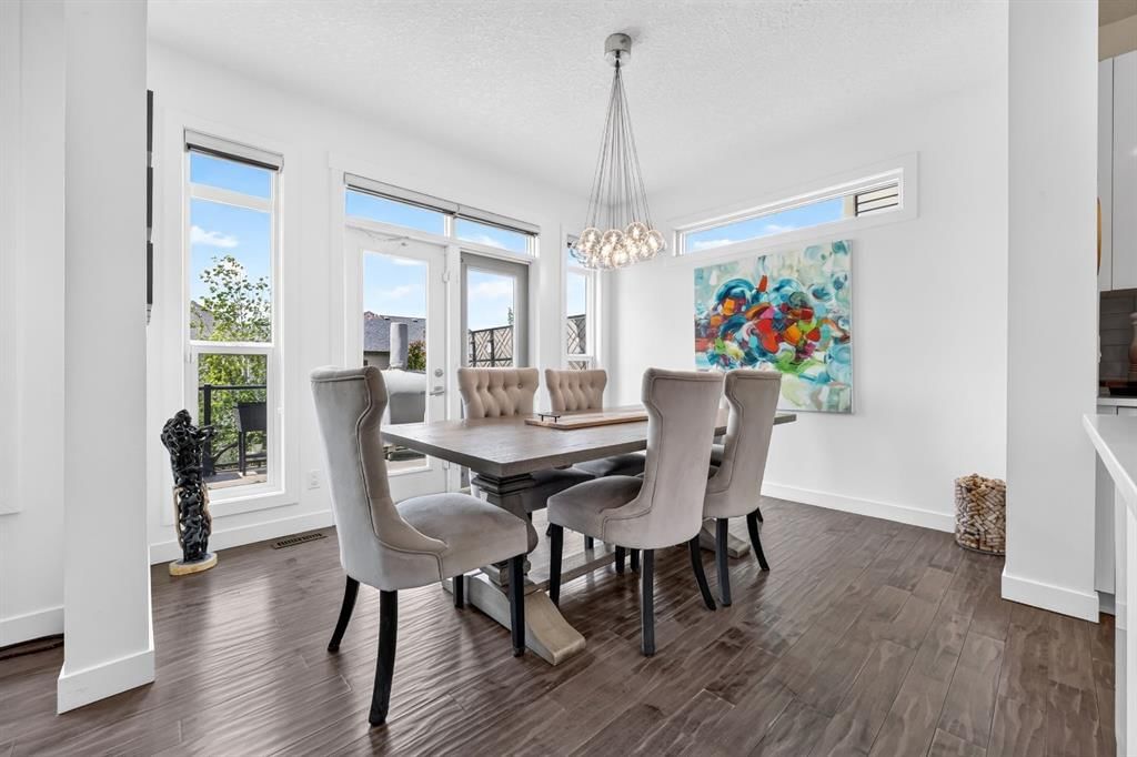 60 Tremblant Terrace SW, Calgary — photo 5 of 50