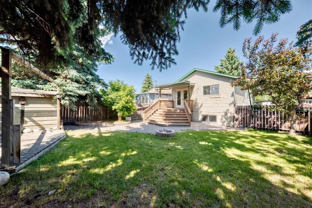 55 Doverglen Crescent SE, Calgary — photo 2 of 42