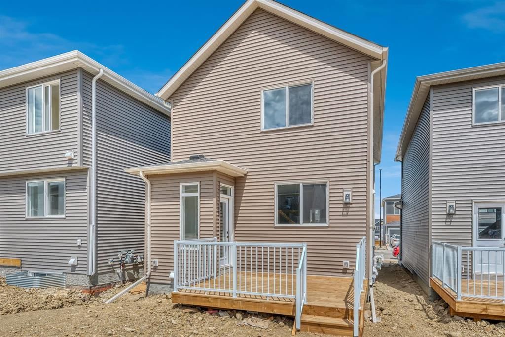 292 Marmot Grove NW, Calgary — photo 3 of 36