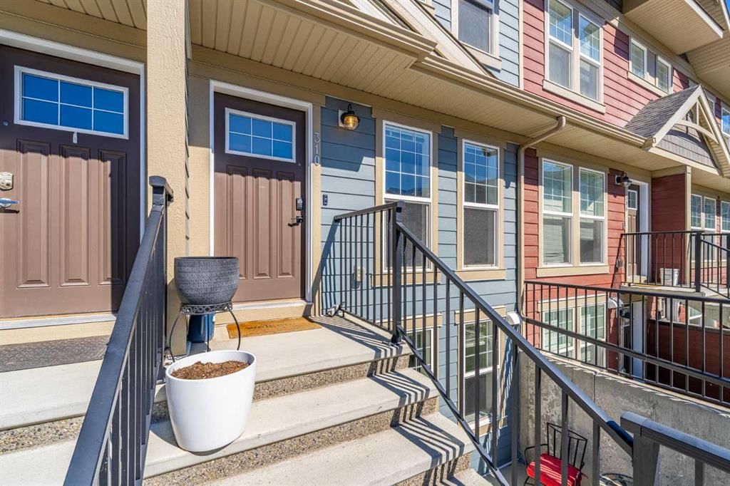 310 Cranbrook Square SE, Calgary — photo 3 of 27