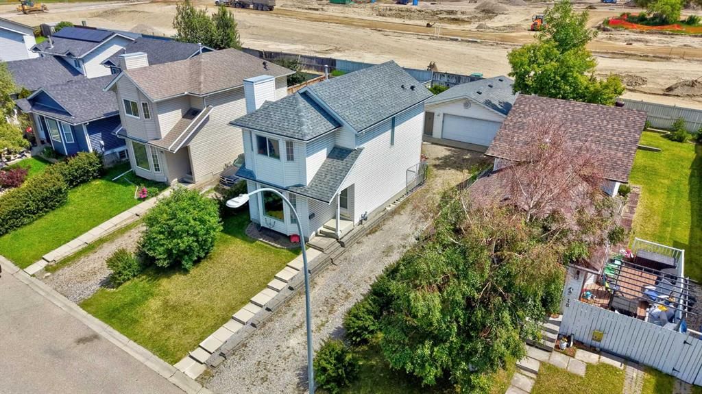 22 Rivercrest Way SE, Calgary — photo 2 of 48