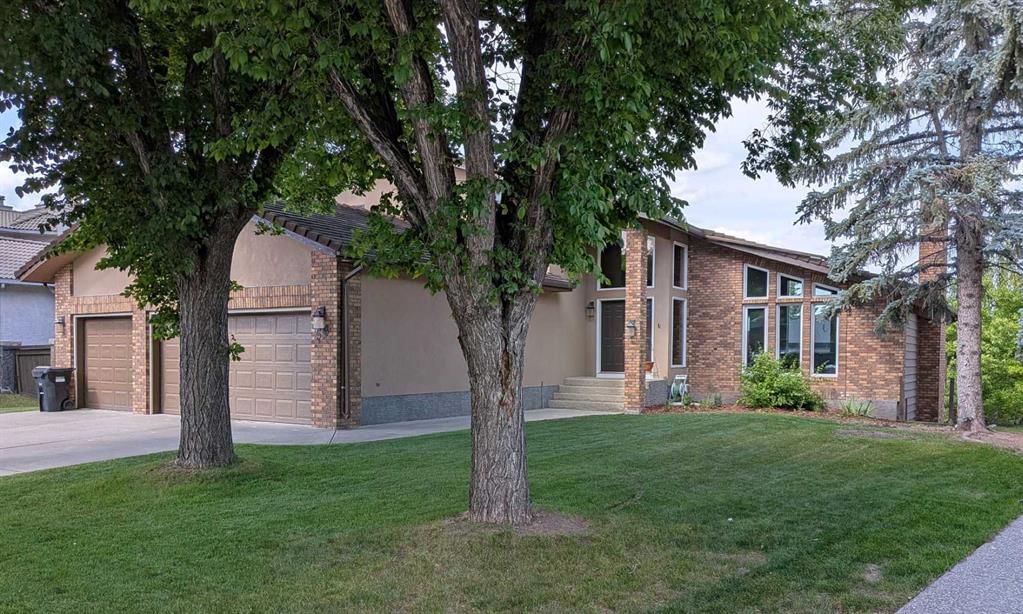56 Patterson Crescent SW, Calgary — main listing photo