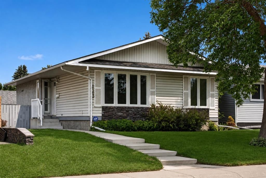123 Templewood Road NE, Calgary — main listing photo