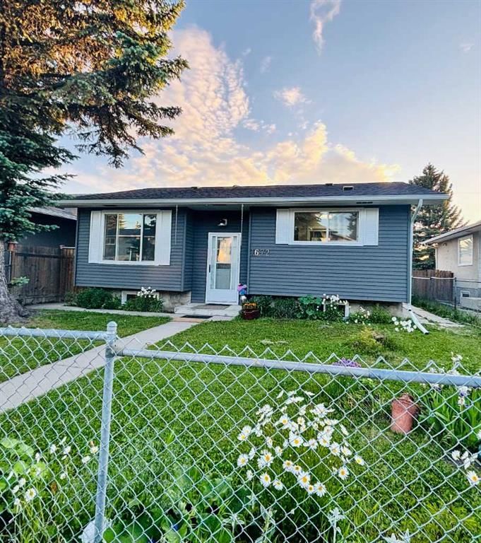 1672 Marlyn Way NE, Calgary — photo 2 of 23