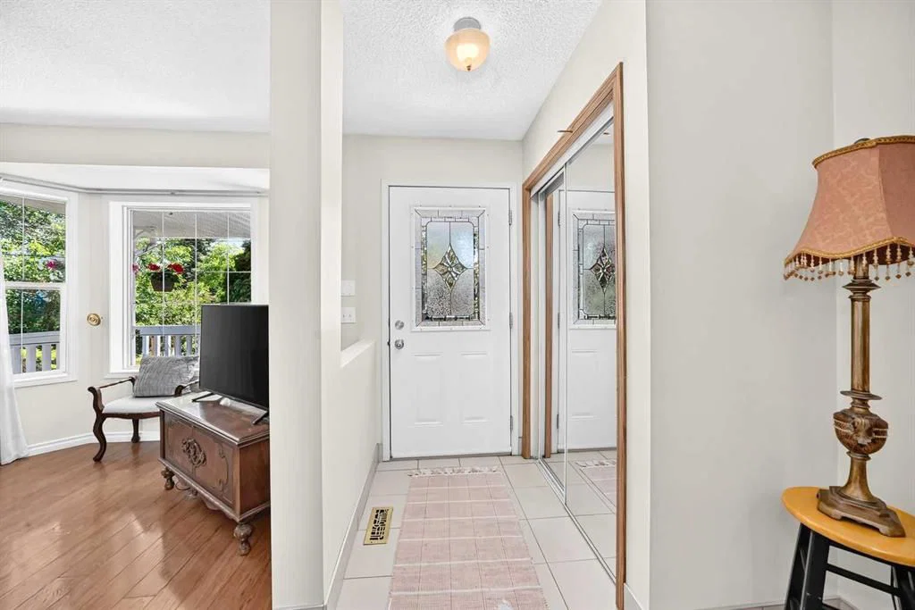 267 Covington Road NE, Calgary — photo 5 of 44