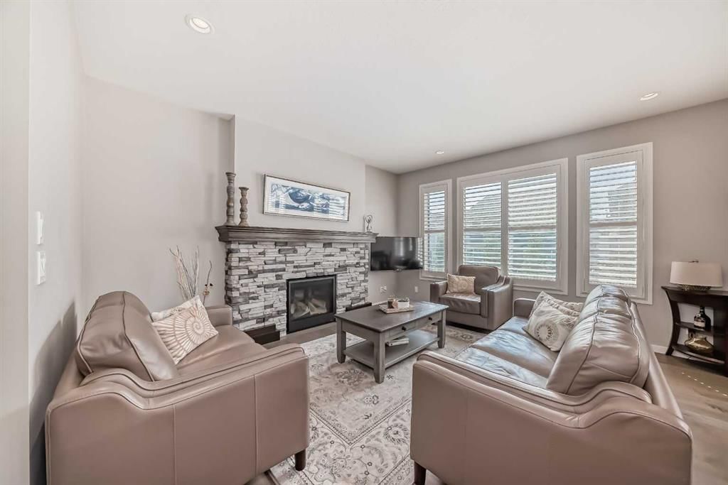 226 West Grove Point SW, Calgary — photo 3 of 32