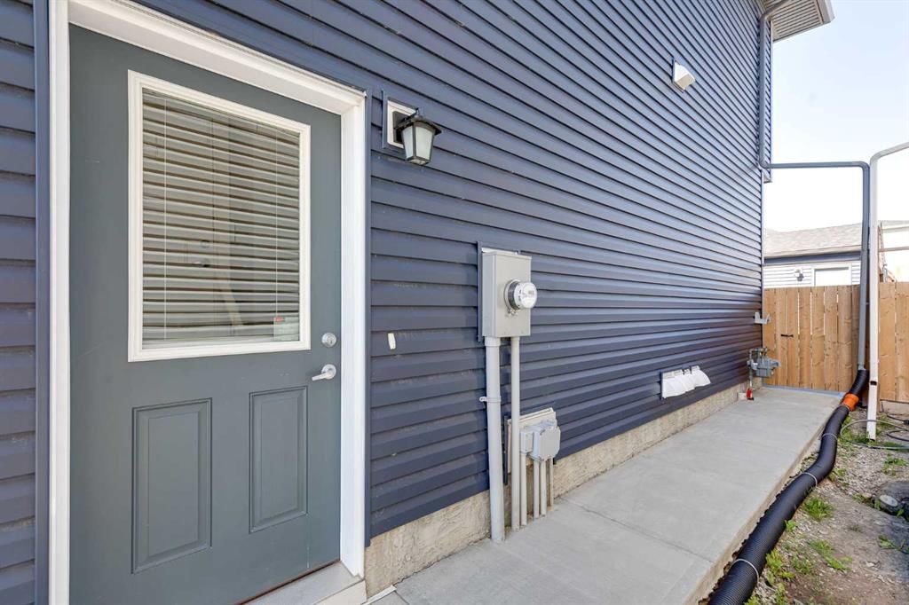 47 Cornerbrook Gate NE, Calgary — photo 3 of 43