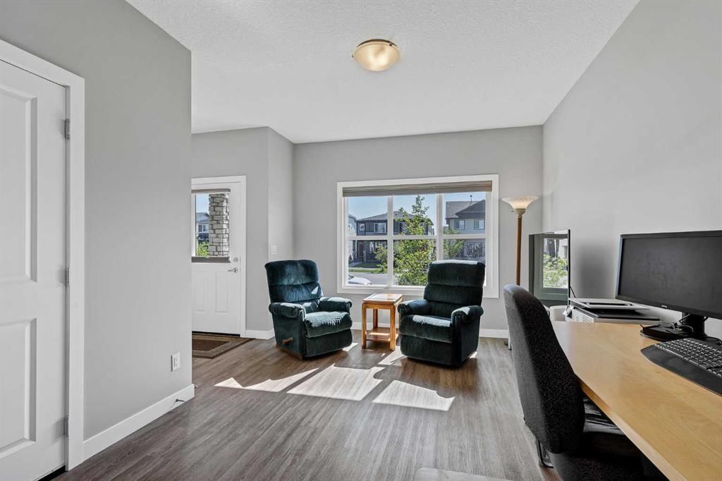 47 Cornerbrook Gate NE, Calgary — photo 4 of 43