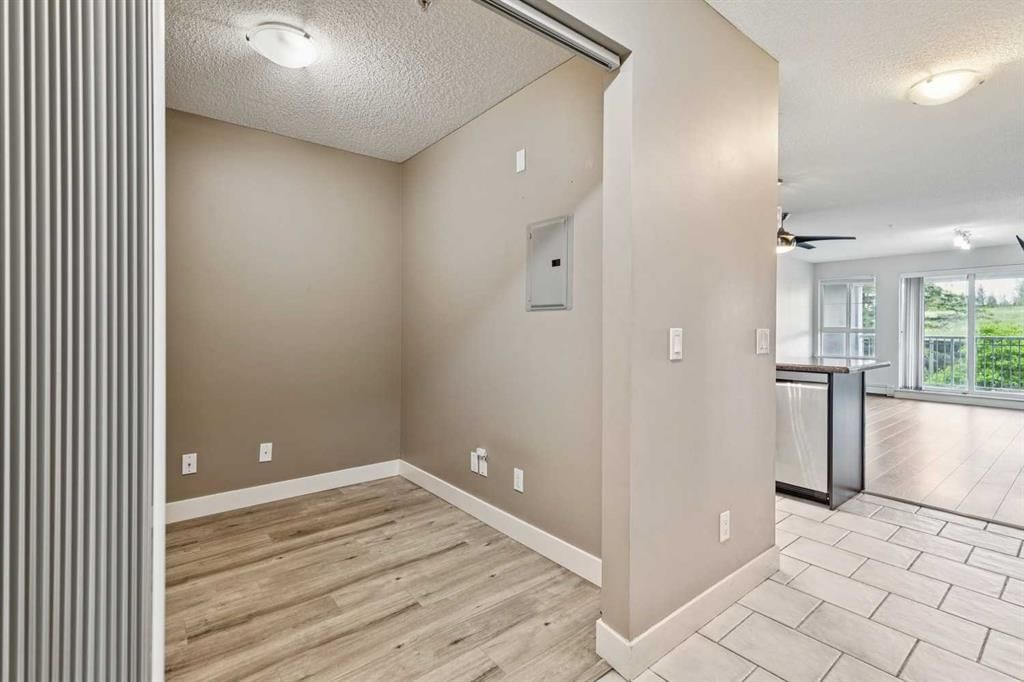 245, 35 Richard Court SW, Calgary — photo 2 of 32