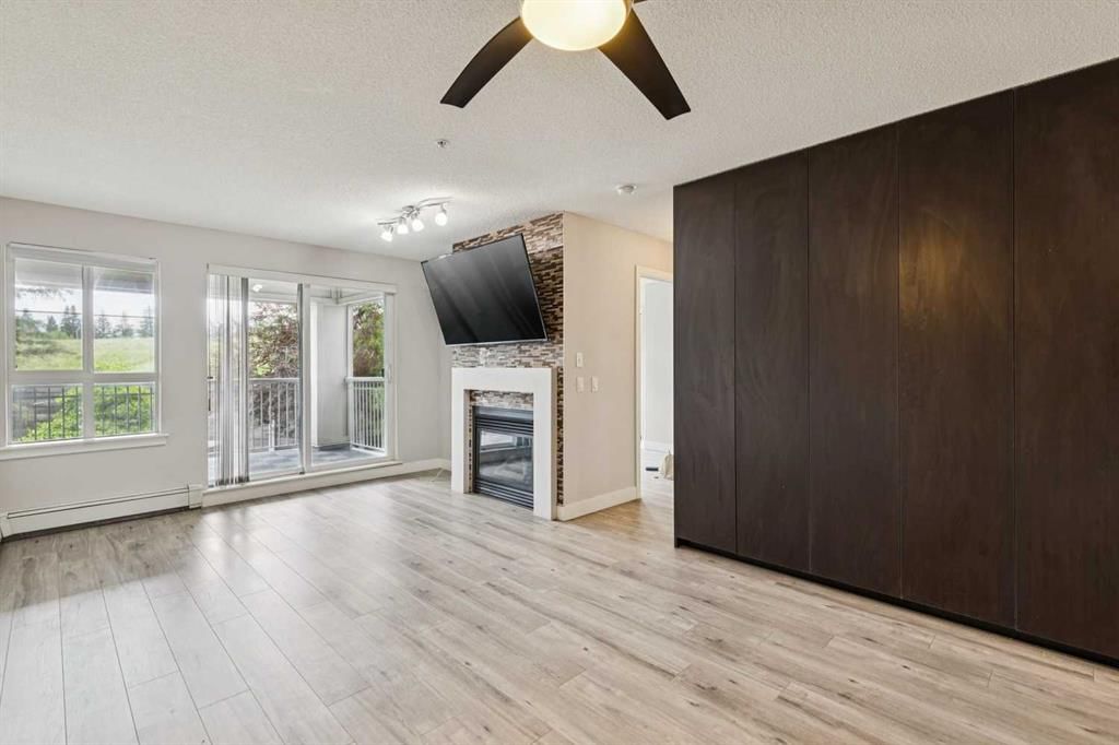 245, 35 Richard Court SW, Calgary — photo 4 of 32