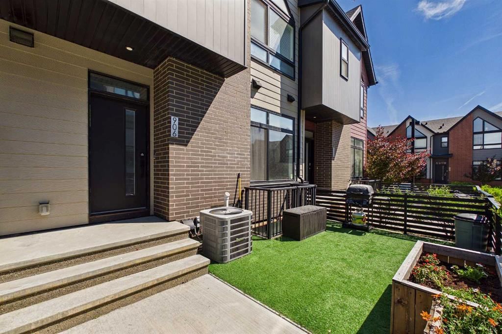 906 Sage Meadows Gardens NW, Calgary — photo 2 of 42