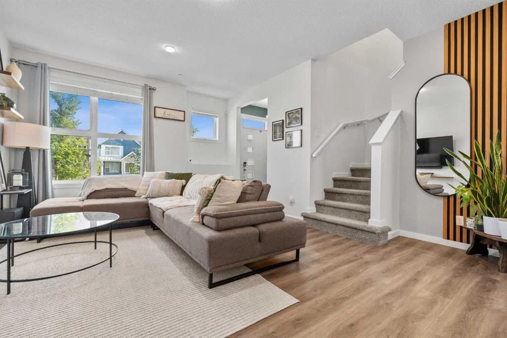 228 Livingston View NE, Calgary — photo 3 of 32