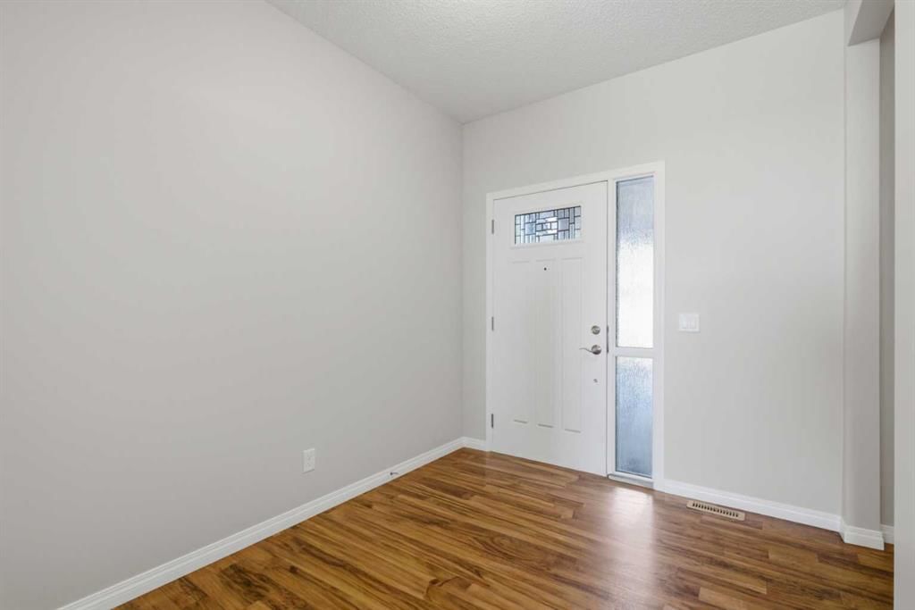 1456 Livingston Way NE, Calgary — photo 4 of 48