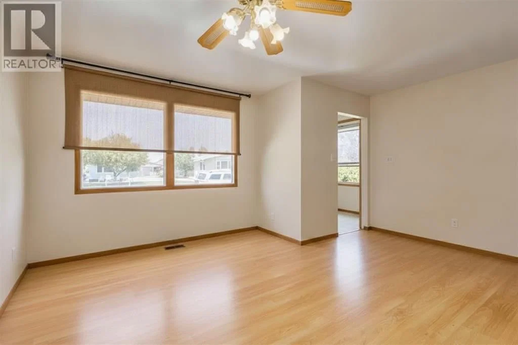 2024 43 Street SE, Calgary — photo 4 of 44