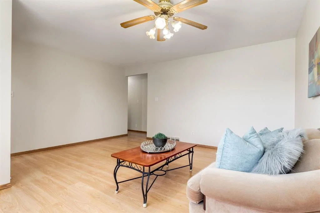 2024 43 Street SE, Calgary — photo 5 of 44
