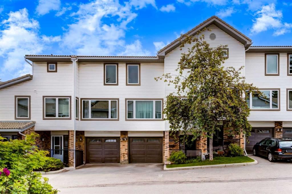 88 Coachway Gardens SW, Calgary — main listing photo