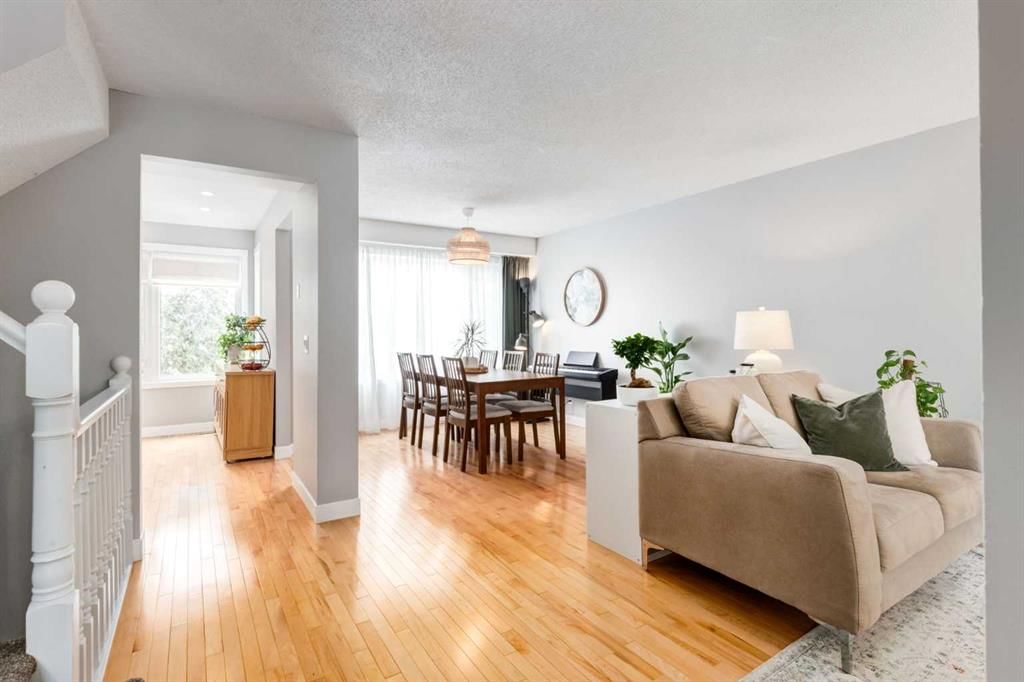 88 Coachway Gardens SW, Calgary — photo 5 of 29