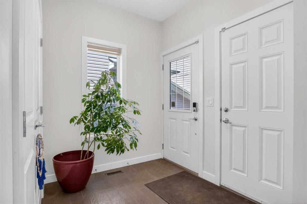77 Saddlestone Place NE, Calgary — photo 3 of 49