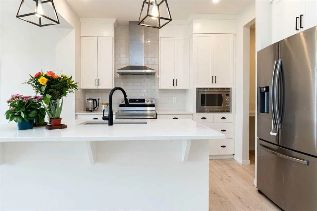 915 Corner Meadows Way NE, Calgary — photo 5 of 31