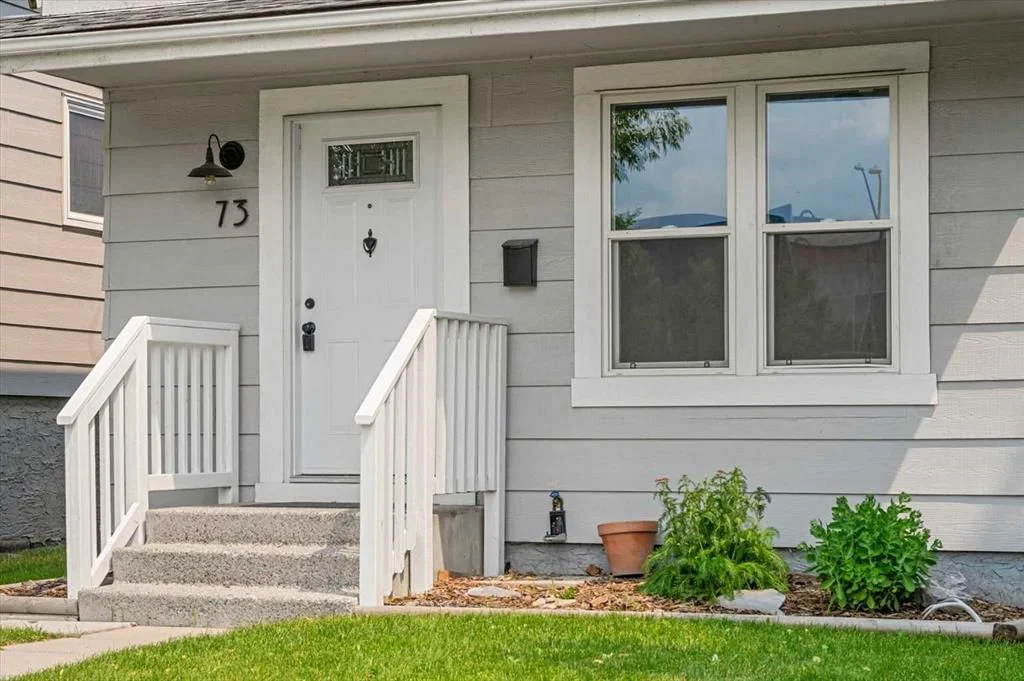 73 Sunvale Crescent SE, Calgary — photo 3 of 46