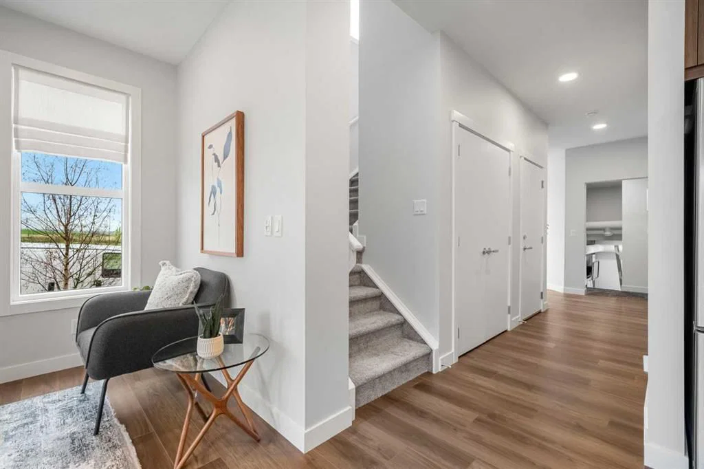 181 Mitchell Road NW, Calgary — photo 4 of 50