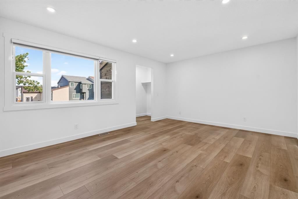 287 Pensville Close SE, Calgary — photo 3 of 47