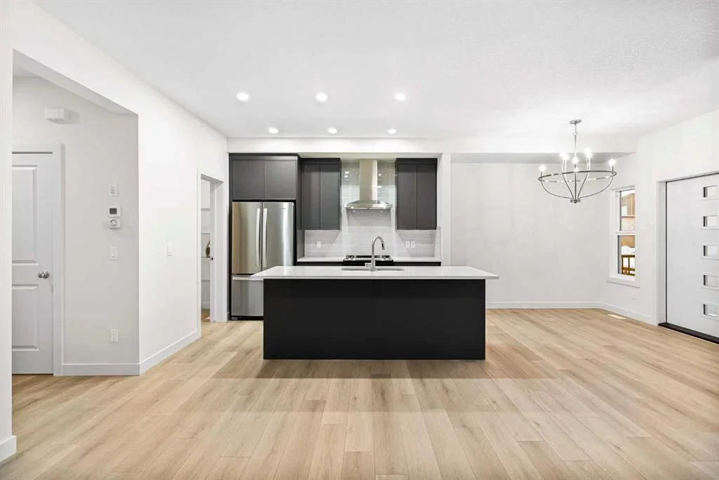43 Belvedere Point SE, Calgary — photo 5 of 28