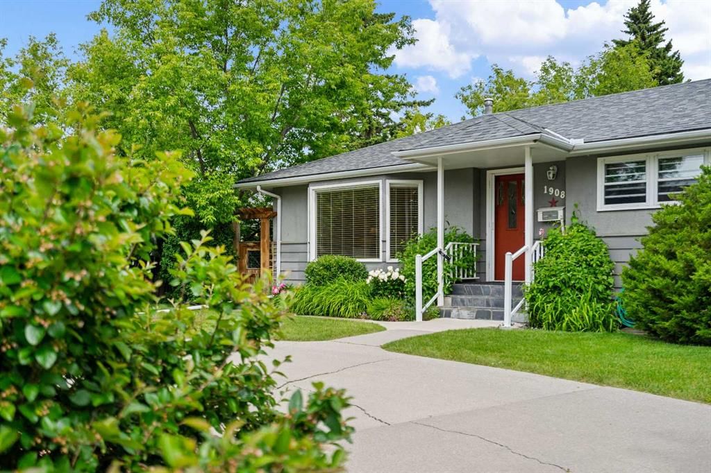 1908 Green Ridge Road SW, Calgary — photo 3 of 38