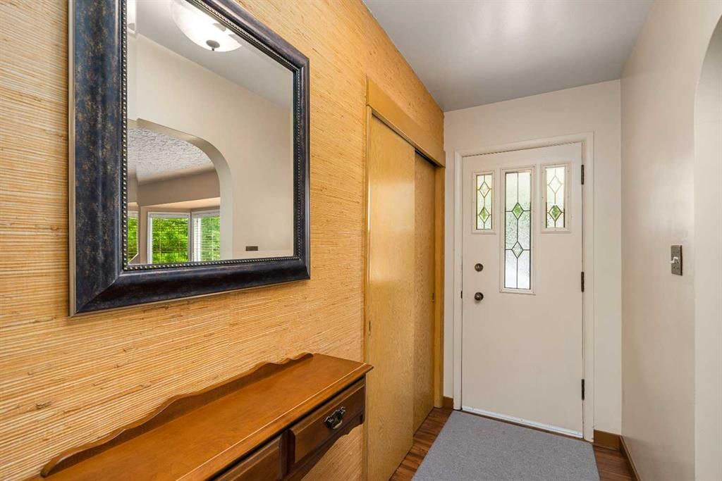 1908 Green Ridge Road SW, Calgary — photo 4 of 38
