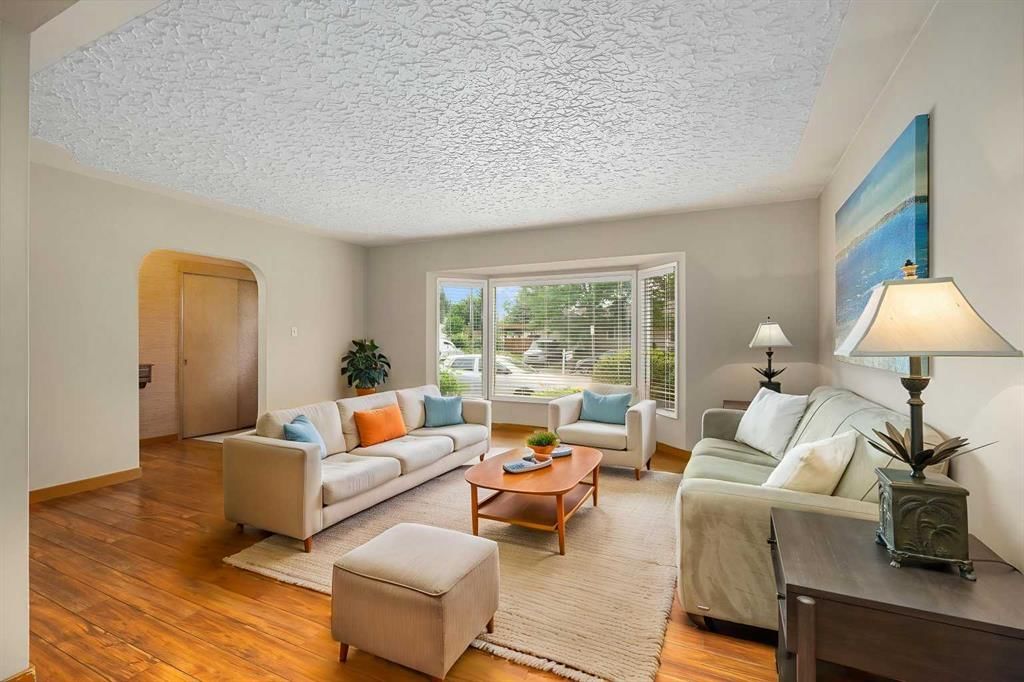 1908 Green Ridge Road SW, Calgary — photo 5 of 38