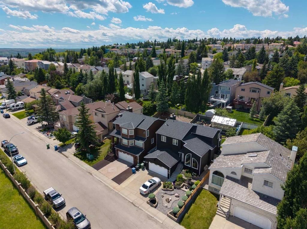 41 Sidon Crescent SW, Calgary — photo 2 of 50