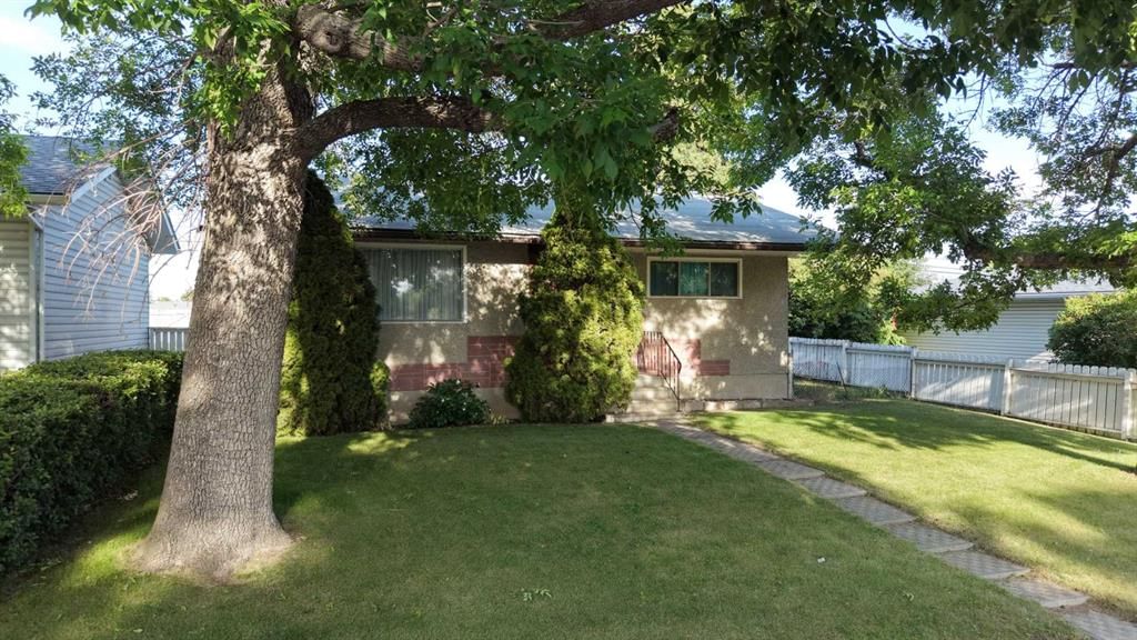 1424 Radisson Drive SE, Calgary — photo 2 of 34